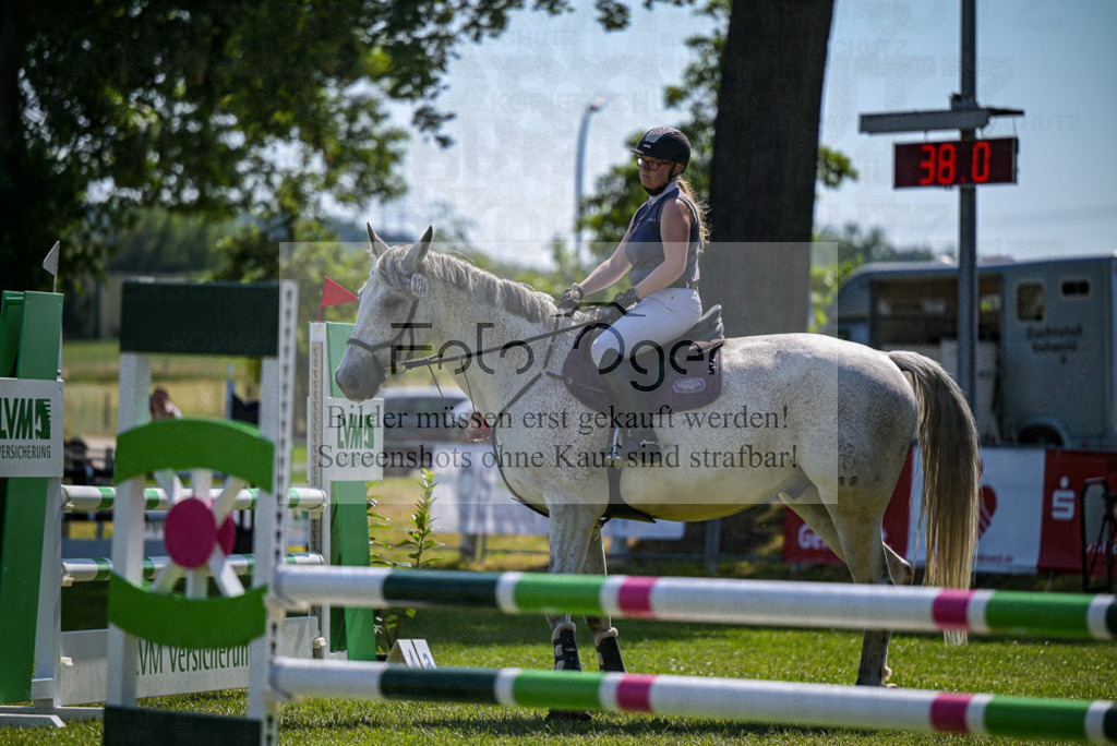 Reitturnier Voxtrup | Entdecke hochwertige Reitturnierfotos von Foto Oger. Professionell, emotional und authentisch – jetzt Lieblingsmomente im Shop bestellen.Deutschlandweite Turnierfotografie. - Realisiert mit Pictrs.com