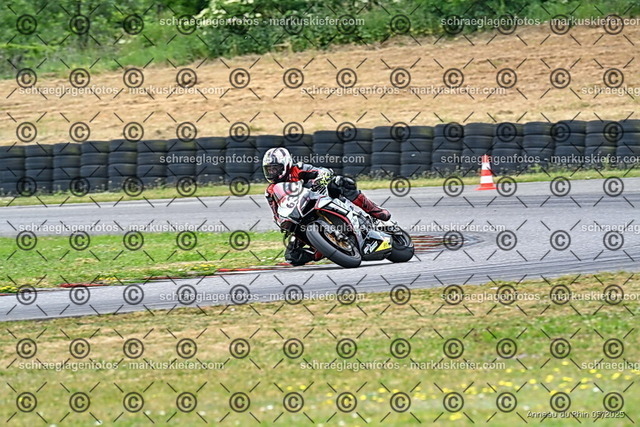 25bt02-0265 | markuskiefer.com - Realisiert mit Pictrs.com