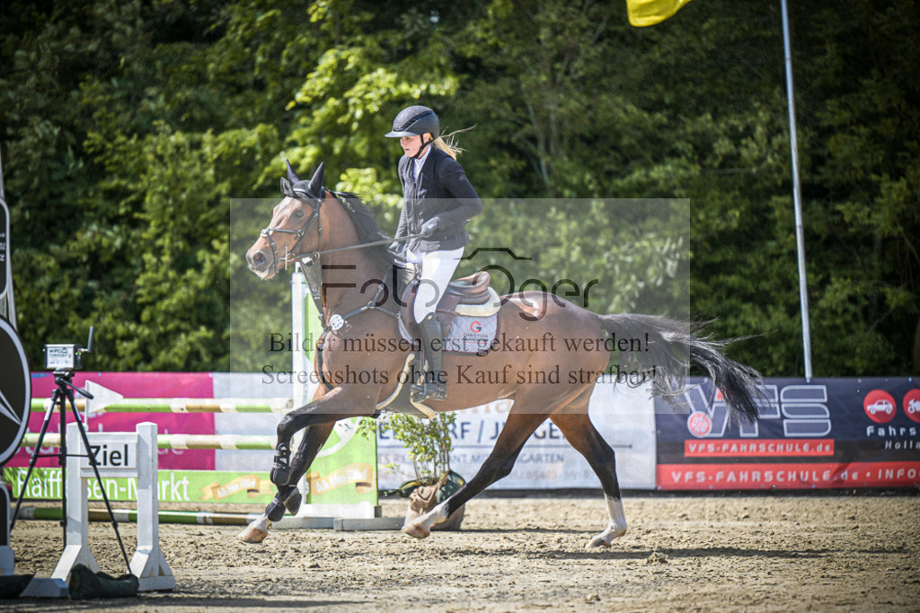 DOS_0449 | Entdecke hochwertige Reitturnierfotos von Foto Oger. Professionell, emotional und authentisch – jetzt Lieblingsmomente im Shop bestellen.Deutschlandweite Turnierfotografie. - Realisiert mit Pictrs.com