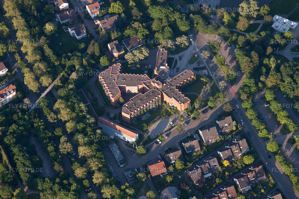 Luftbild: Altersheim - Seniorenresidenz der Caritas-Altenpflegeheim Albert-Stehlin-Haus in Ettlingen im Bundesland Baden-Württemberg in Deutschland. Foto: IMG_57394.jpg vom 06.06.2013 durch Werner Riehm/FLY-FOTO.de