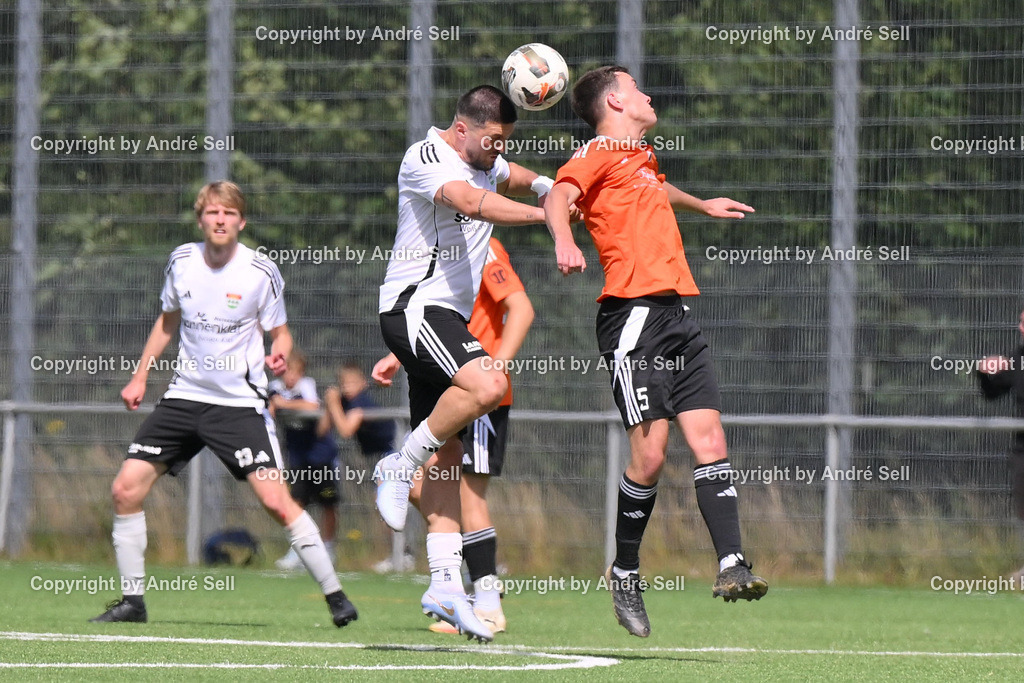PSV Neumünster vs VfR Neumünster | Premton Jasari (TSVK #21) vs Ronny Palm (Heikendorf #5) / Fußball-Landesliga Männer 2026/2027 / TSV Kronshagen vs Heikendorfer SV / 01.08.26 - Realisiert mit Pictrs.com