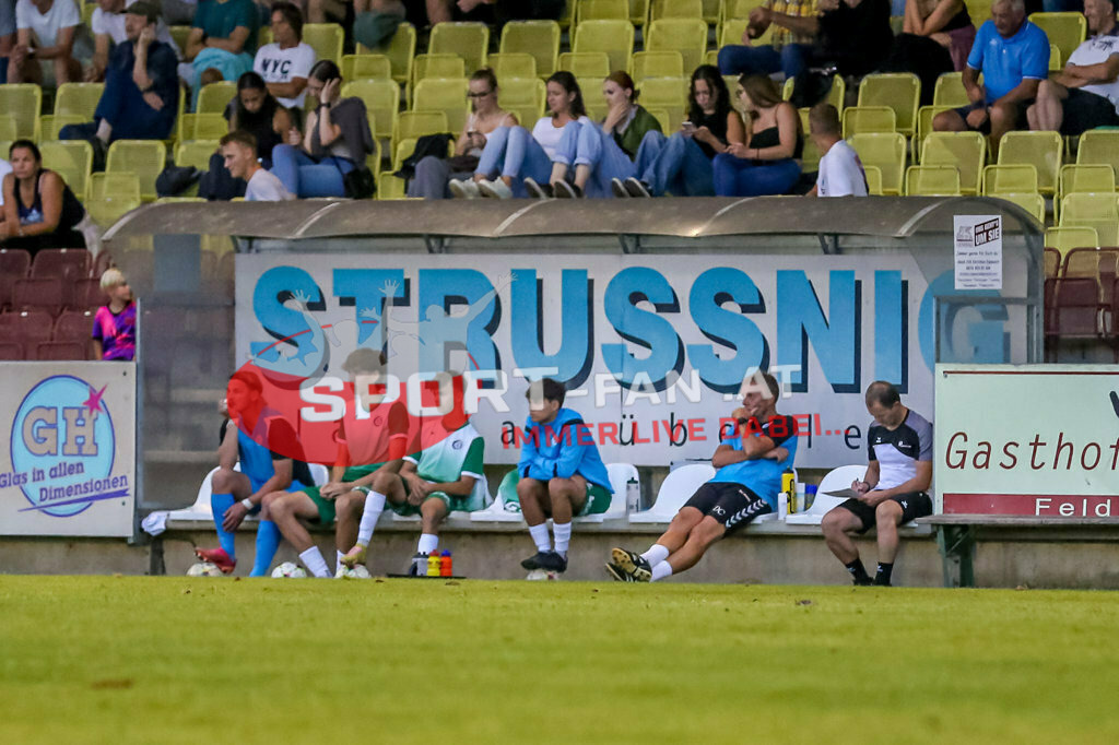 SV Feldkirchen - SC Launsdorf 2-1, Unterliga Ost | Ersatzbank SV Feldkirchen - SC Launsdorf 2-1 am 23.08.2023 in Feldkirchen
(Modehaus NIMO Arena), Austria, (Photo by Ernst Krawagner sport-fan.at) - Realisiert mit Pictrs.com