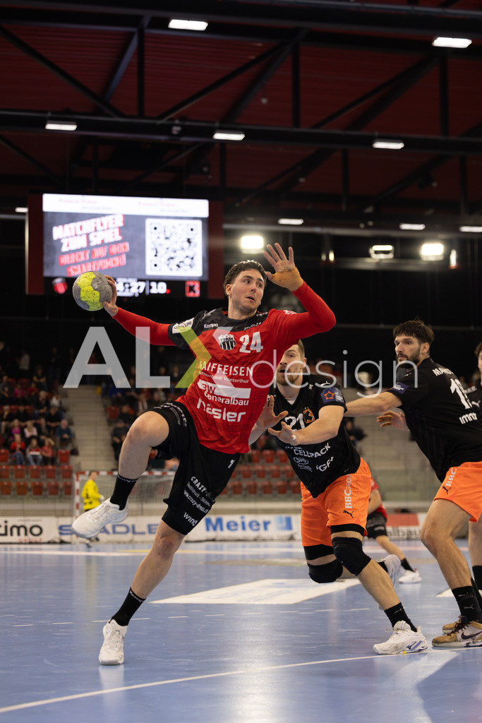 Handballen I Herren I Saison 2025-2026 I Quickline Handball League 2026 | Men I 18. Spieltag I Pfade Winterthur - Kadetten Schaffhausen I 20.12.2025 | 24 Mehdi Ben Romdhane (Pfadi Winterthur) – Rückraum mitte - Realisiert mit Pictrs.com