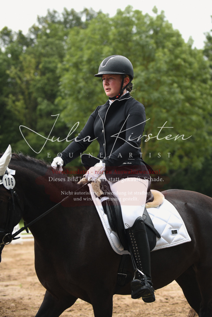 DSC_9983 | Pferde- und Turnierfotografie in Westsachsen. Pferdeportraits, Auftragszeichnungen und intuitive Kunst.