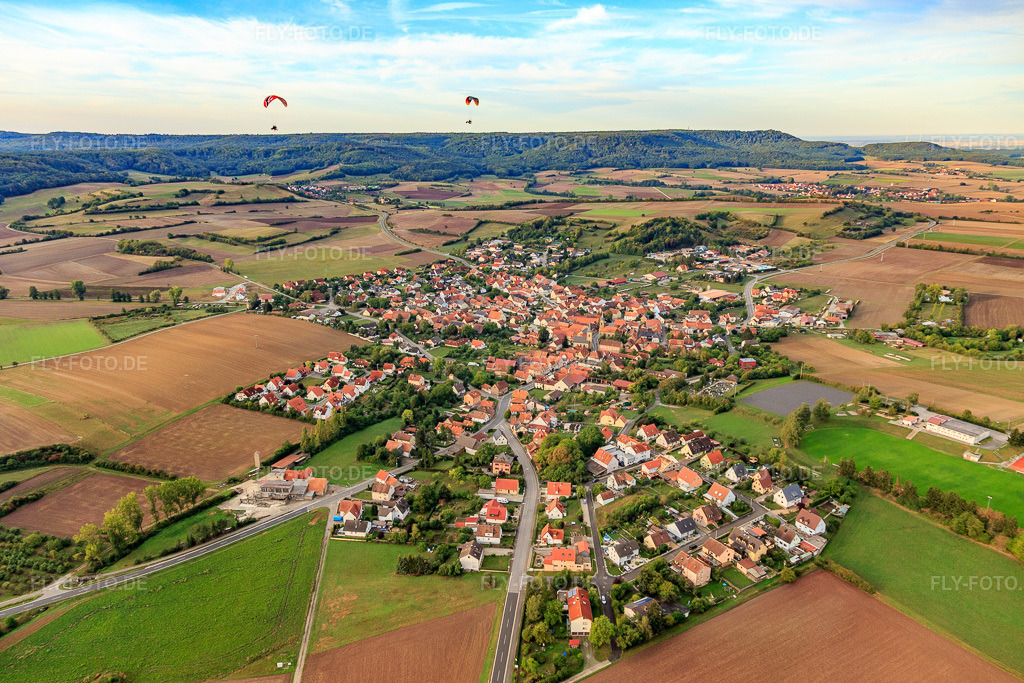 Luftbild: Ortsansicht von Südosten im Ortsteil Westheim in Knetzgau im Bundesland Bayern in Deutschland. Foto: IMG_111145.jpg vom 09.09.2018 durch Werner Riehm/FLY-FOTO.de
