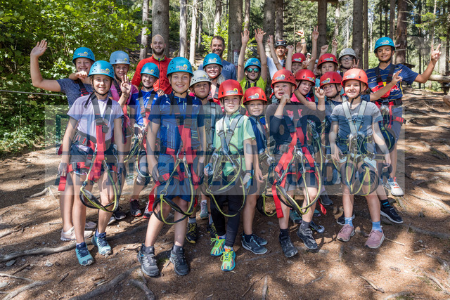 2022_08_22_mountainsports_Actionweek_Hochseilgarten_highres (5 von 31) Kopie 2 | Bestelle die Bilder deines Berg- oder Wasser-Abenteuers mit Mountain Sports bequem von zu Hause aus direkt über unseren Online Fotoshop von pictrs.com. - Realisiert mit Pictrs.com