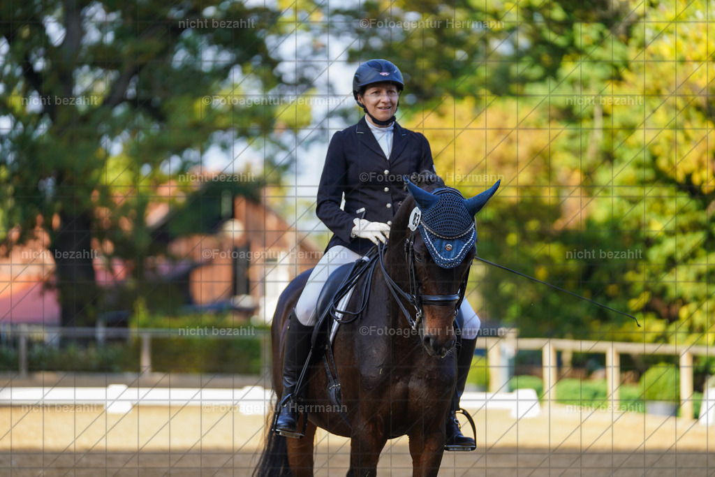 20221007-FAH00168 | Diessen am Ammersee, 2022, Dressur- und Springturnier, Reitsportbilder, Turnierfotografen Bayern, Pferdefotografen, Fotoagentur Herrmann, Turnierbilder