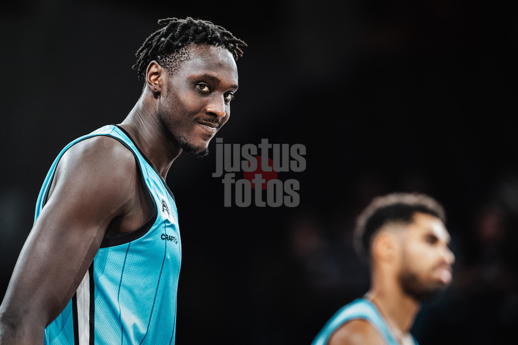 Basketball | Männer | Saison 2024/2025 | BKT EuroCup | Veolia Towers Hamburg vs. Hapoel Bank Yahav Jerusalem | 17.12.2024 | Kur Kuath (#23, Veolia Towers Hamburg)