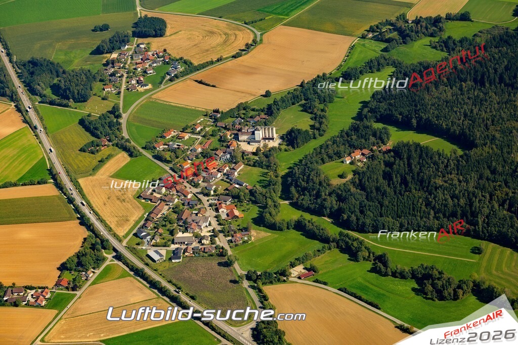 Das Luftbild zeigt : Wolferszell Steinach - Die Luftaufnahme wurde 2023 vom UL-Flugzeug aus erstellt ( keine Drohne ) - Hochauflösende Luftaufnahme - Für grossformatige Ausdrucke geeignet. Die Geschenkidee !Mit Lizenz und Bildrechte bestellbar