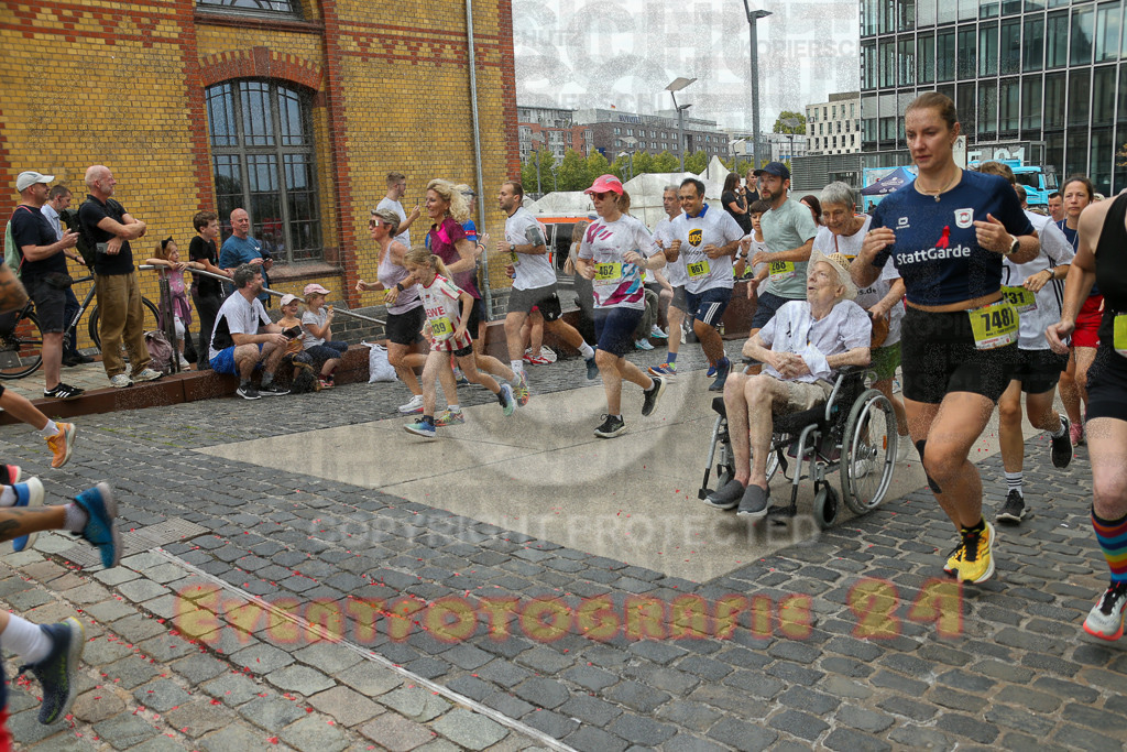 250920_1300_EX1_3786 | Sportfotografie im Rhein-Sieg Kreis, Köln, Bonn, NRW, Rheinland Pfalz, Hessen, etc. Unser Tätigkeitsfeld umfasst den Laufsport vom Volkslauf über den Marathon, Duathlon, Triathon bis zum Ultralauf wie Kölnpfad Ultra oder Schindertrail.