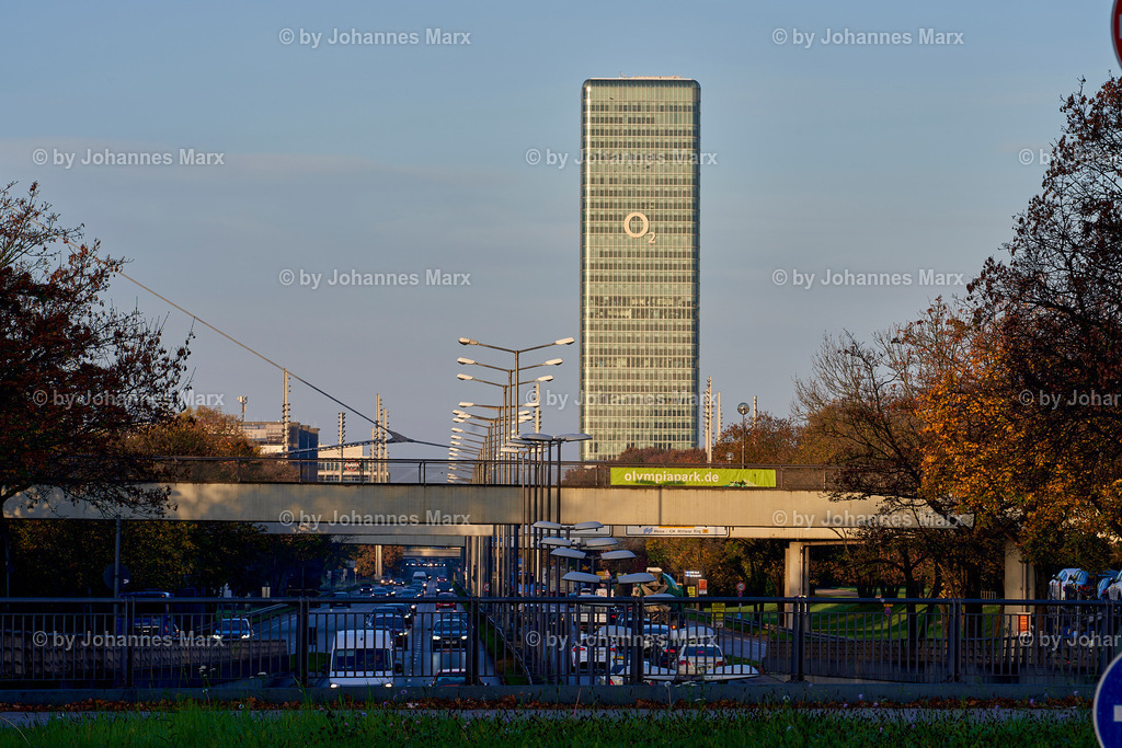310-221030_31-Architektur München und Olympiapark-by_Johannes Marx | Professionelle Landschaftsfotografie, Inneneinrichtung, Kunst für Ihre Wohnung, Kanzlei, Praxis oder als Geschenk. Aussuchen und einfach liefern lassen. Raumgestaltungsberatung auf Anfrage. - Realisiert mit Pictrs.com