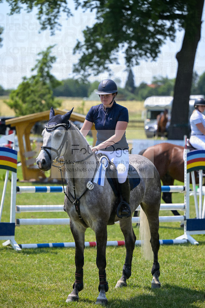 Reitturnier Voxtrup | Entdecke hochwertige Reitturnierfotos von Foto Oger. Professionell, emotional und authentisch – jetzt Lieblingsmomente im Shop bestellen.Deutschlandweite Turnierfotografie. - Realisiert mit Pictrs.com