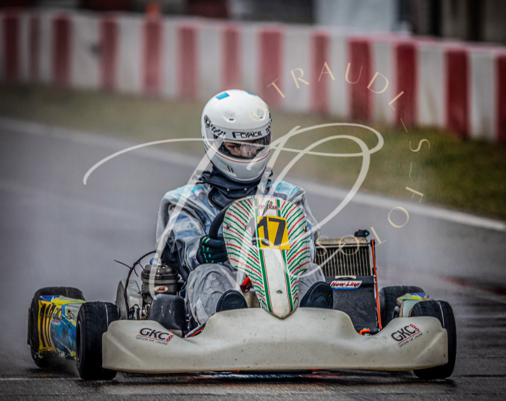 a22c64ed8e8647ecb310b166b1f0c2c4 | traudl_s_fotos