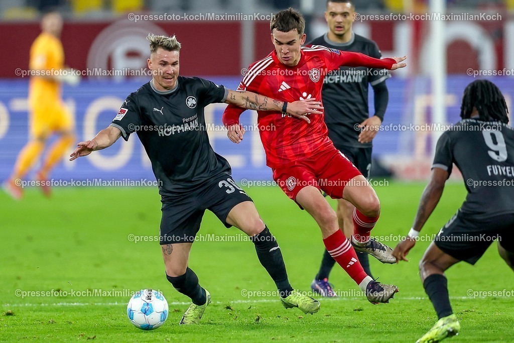 Due2802250101035 | 28.02.2025, Fußball, Fortuna Düsseldorf - SpVgg Greuther Fürth, 2.. Fußball Bundesliga, 24. Spieltag, Merkur Spiel-Arena, Saison 2024 2025: Felix Klaus (Greuther Fürth #30) und Noel Futkeu (Greuther Fürth #9) im Zweikampf gegen Giovanni Haag (Fortuna Düsseldorf #6)DFB regulations prohibit any use of photographs as image sequences and or quasi-video.