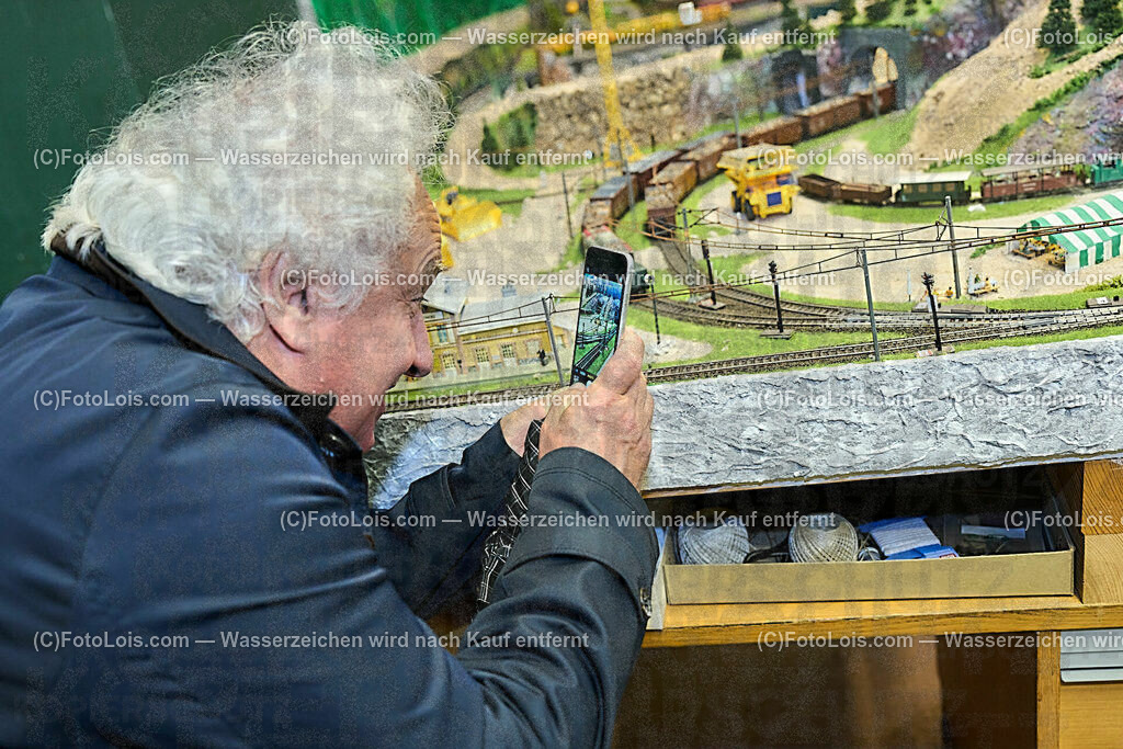 ALP9565_Foederation_Chopin-Ges_Lackenhof_Modellbahn-Etzler | (C)FotoLois.com, Alois Spandl, Föderation der internationalen Chopin-Gesellschafen (deren gibt es weltweit 34) - Zusammentreffen und Sitzung im Vorfeld des XXXIX. Chopinfestivals in der Kartause Gaming und Rahmenprogramm - Ausflug mit dem Bus zum Lunzer See und nach Lackenhof, gemeinsames Abendessen, Do 3. August 2023.