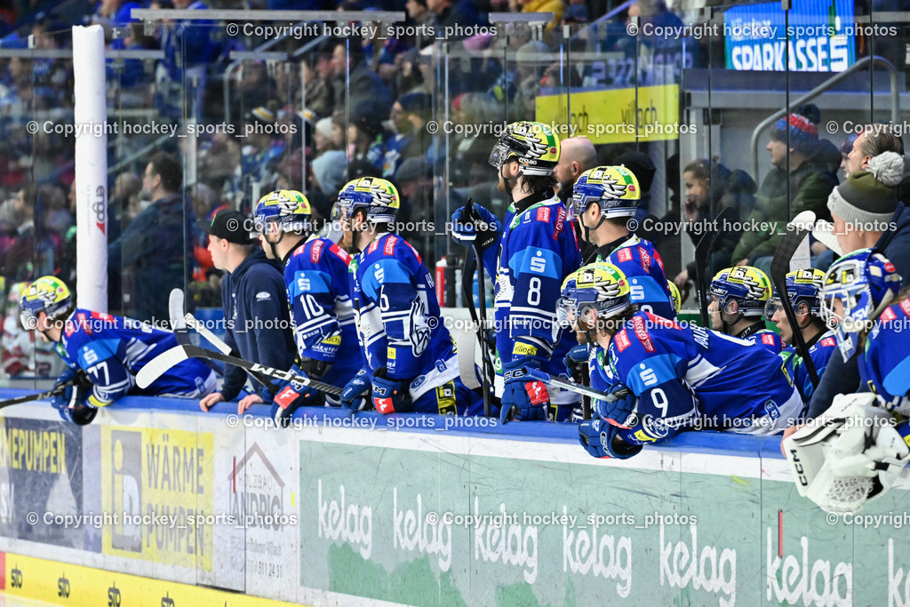 EC IDM WÄRMEPUMPEN VSV vs. EC Red Bull Salzburg | Spielerbank EC VSV, EC IDM WÄRMEPUMPEN VSV vs. EC Red Bull Salzburg, EC IDM WÄRMEPUMPEN VSV vs. EC Red Bull Salzburg am 17.01.2025 in Villach (Stadthalle Villach), Austria, (Photo by Bernd Stefan)