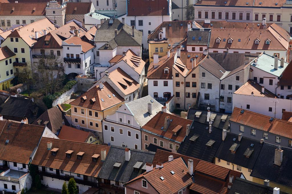 Blick auf Wohnhaeuser | Krumau, Tschechien - April 21, 2013: Blick auf die Wohnhaeuser in der Innenstadt. - Realisiert mit Pictrs.com