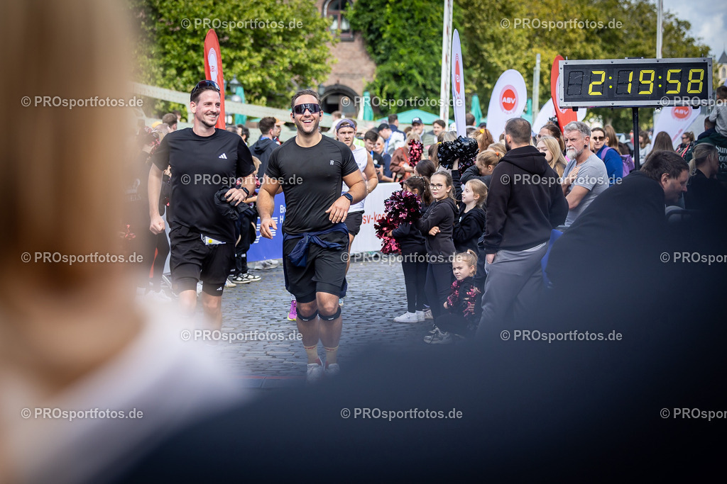 44. Kölner Brückenlauf; Koeln, 14.09.25 | Impressionen vom 44. Kölner Brückenlauf am 14.09.25 am Schokoladenmuseum in Koeln. Foto: BEAUTIFUL SPORTS/Leah Kohring