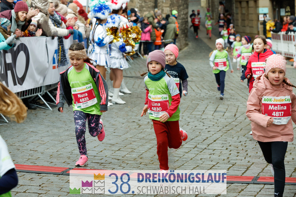 400m AOK Junior Cup | 3 Koenigslauf 2024 400m AOK Junior Cup - Realisiert mit Pictrs.com