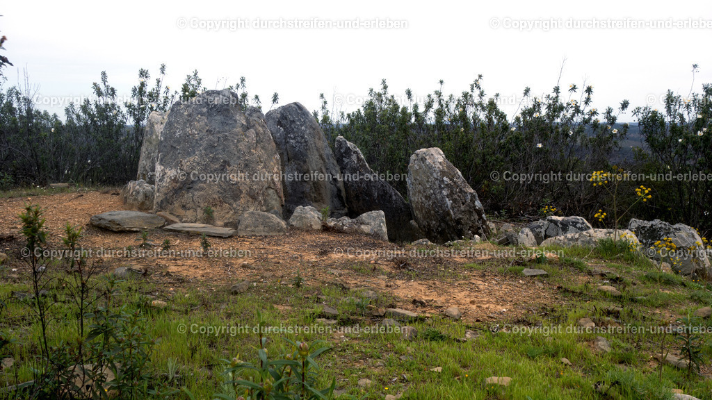 Megalithgrab Anta da Masmorra, Mealha, Algarve | Megalithgrab Anta da Masmorra, Mealha, Algarve - Realisiert mit Pictrs.com