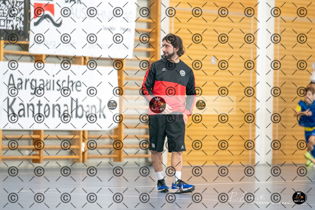 20251122_FCR-Hallenturnier-E_1_006-8 | Sport und Naturfotografie von Roberto Esposito zeigt echte Momente Bewegung und die Schönheit der Natur. Ausdrucksstarke Bilder schaffen Emotionen.