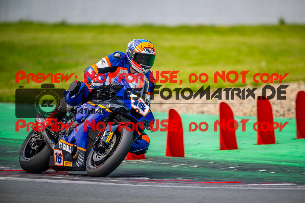 MaZZes_FotoMatrix_240601_6007705_9576 | STK