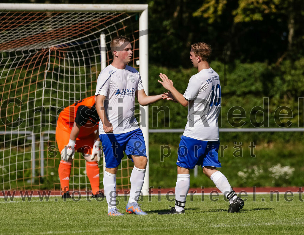 2023-08-19_063_SG_Markt_Schwaben_II_gegen_TSV_Ottobrunn_III | Markt Schwaben, Deutschland, 19.08.2023:
Fußball, C-Klasse 2023 / 2024, 1. Spieltag, (SG) Markt Schwaben II gegen TSV Ottobrunn III, Endergebnis: 0:4

Jubel nach dem 0:3 durch Merlin Oehmen (TSV Ottobrunn, #5)
Merlin Oehmen (TSV Ottobrunn, #5), Robin Baechle (TSV Ottobrunn, #10)

Foto: Christian Riedel / fotografie-riedel.net