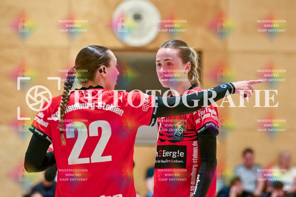 GER, SG Maulburg/Steinen - TuS Helmlingen, Frauen-Handball, Oberliga Suedbaden, 19. Spieltag, Saison 2024/2025, 23.03.2025 | Maike Hartmann (SG Maulburg/Steinen, #22), Leonie Kiefer (SG Maulburg/Steinen, #03)GER, SG Maulburg/Steinen - TuS Helmlingen, Frauen-Handball, Oberliga Suedbaden, 19. Spieltag, Saison 2024/2025, 23.03.2025Foto: TH Fotografie/Thomas Hess