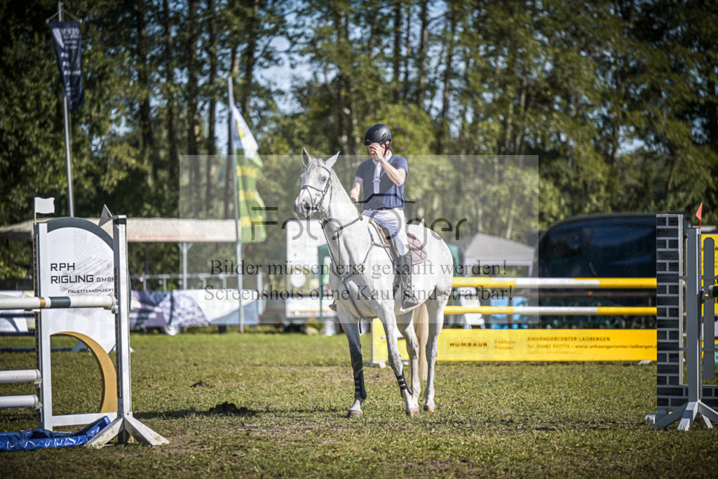 DOS_0686 | Entdecke hochwertige Reitturnierfotos von Foto Oger. Professionell, emotional und authentisch – jetzt Lieblingsmomente im Shop bestellen.Deutschlandweite Turnierfotografie. - Realisiert mit Pictrs.com