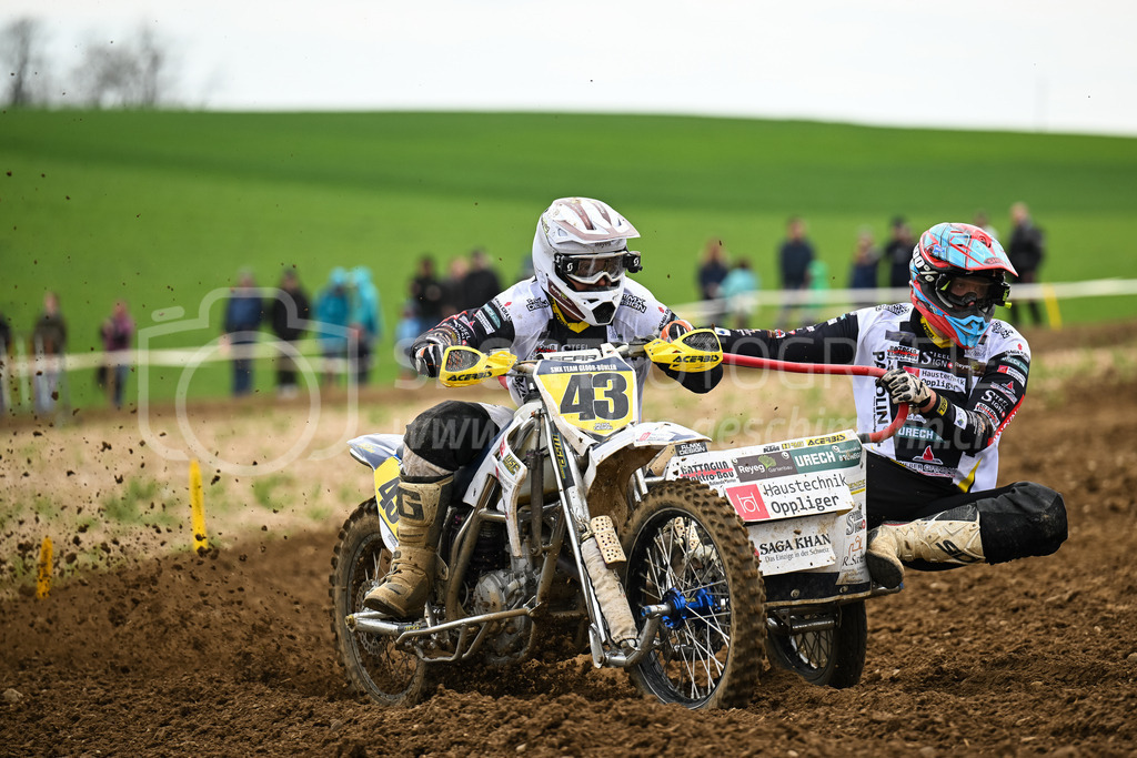 Motocross Schlatt bei Winterthur - 30. April 2023 | #43 Gloor Ronny / Lenherr Andreas aus Menziken (CH) auf KTM in der Kategorie Seitenwagen am Motocross Schlatt bei Winterthur, 30. April 2023. 
Instagram: @mx_schlatt | @mc_wila | @sam_schweiz
Bild: Sportfotografie Markus Aeschimann | www.markus-aeschimann.ch - Realisiert mit Pictrs.com