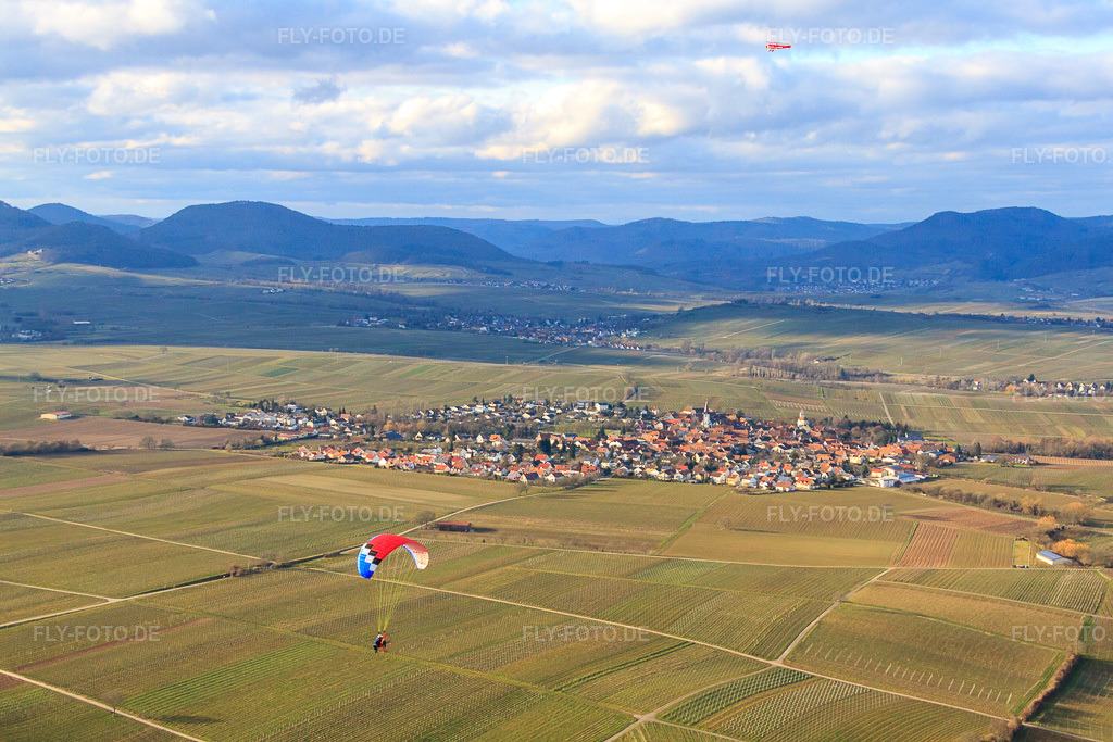 Luftbild: Winzerort im Winter von Süden im Ortsteil Mörzheim in Landau im Bundesland Rheinland-Pfalz in Deutschland. Foto: IMG_62096.jpg vom 23.02.2014 durch Werner Riehm/FLY-FOTO.de