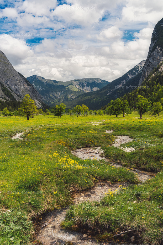 Der Ahornboden im Karwendel im Frühling | Der Ahornboden im Karwendel im Frühling - Realisiert mit Pictrs.com