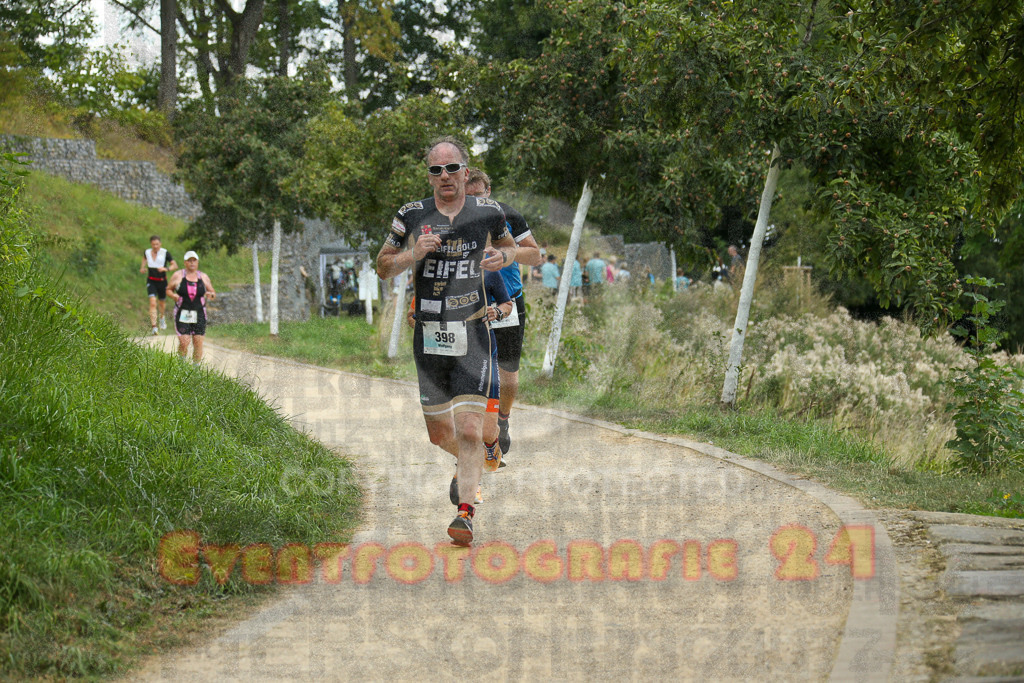 250824_1352_EX1_4050 | Sportfotografie im Rhein-Sieg Kreis, Köln, Bonn, NRW, Rheinland Pfalz, Hessen, etc. Unser Tätigkeitsfeld umfasst den Laufsport vom Volkslauf über den Marathon, Duathlon, Triathon bis zum Ultralauf wie Kölnpfad Ultra oder Schindertrail.