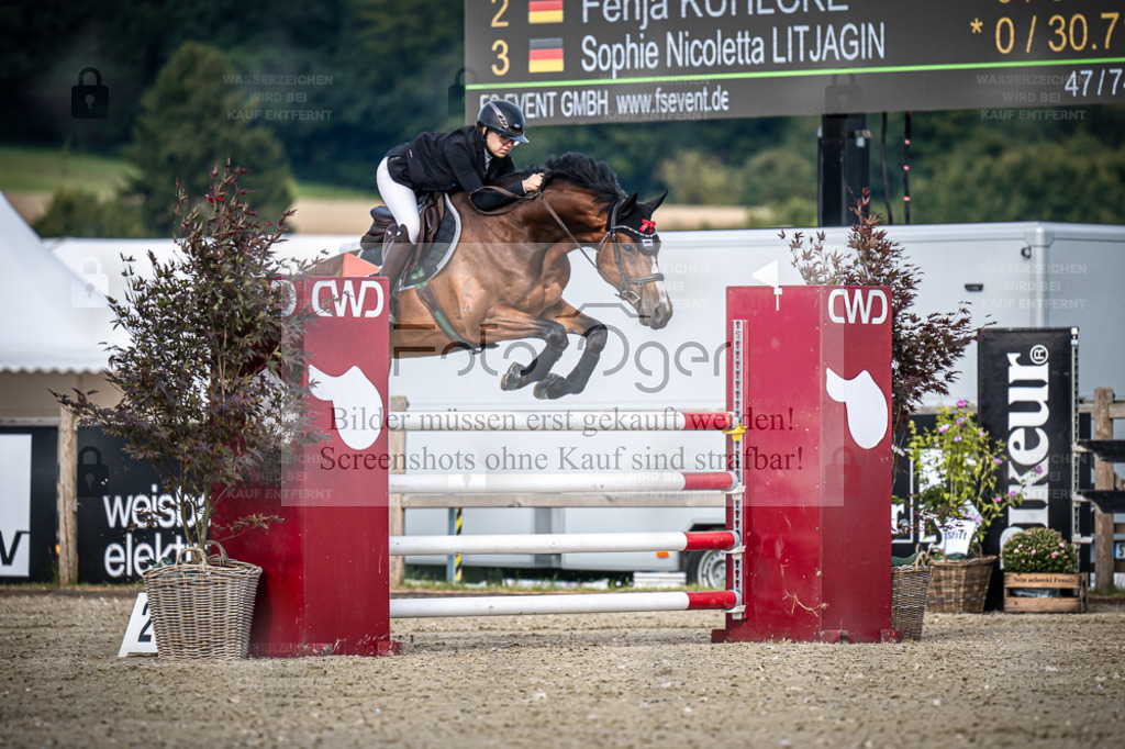 DOS_6171 | Entdecke hochwertige Reitturnierfotos von Foto Oger. Professionell, emotional und authentisch – jetzt Lieblingsmomente im Shop bestellen. - Realisiert mit Pictrs.com