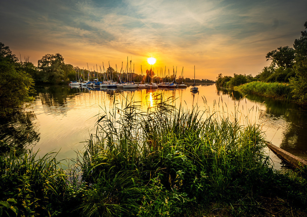 MPI_Wasser_0009 | Der Marlener Hafen im Sonnenuntergang  - Realisiert mit Pictrs.com