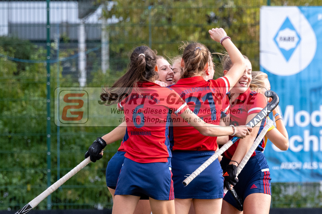 SFE_20231021_0103 | Deutsche Meisterschaft Weibliche U16 Halbfinale Düsseldorfer HC - Harvestehuder THC am 21.10.2023 in Köln (Düsseldorfer Hockeyclub 1905 e.V.), Photo: Stephan Fehrmann 2023 (Sports-Gallery)