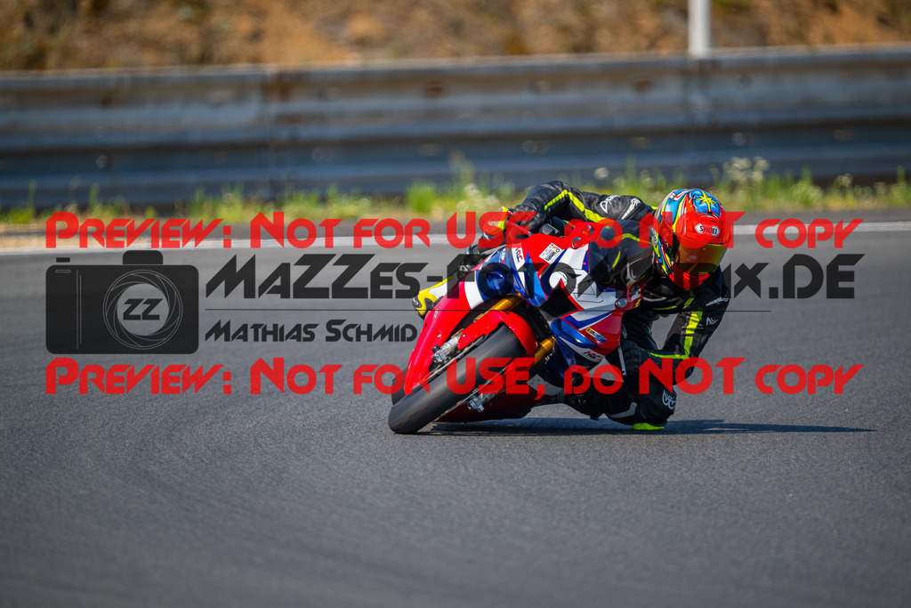 MaZZes-Fotomatrix-20260805-525481 | OPEN