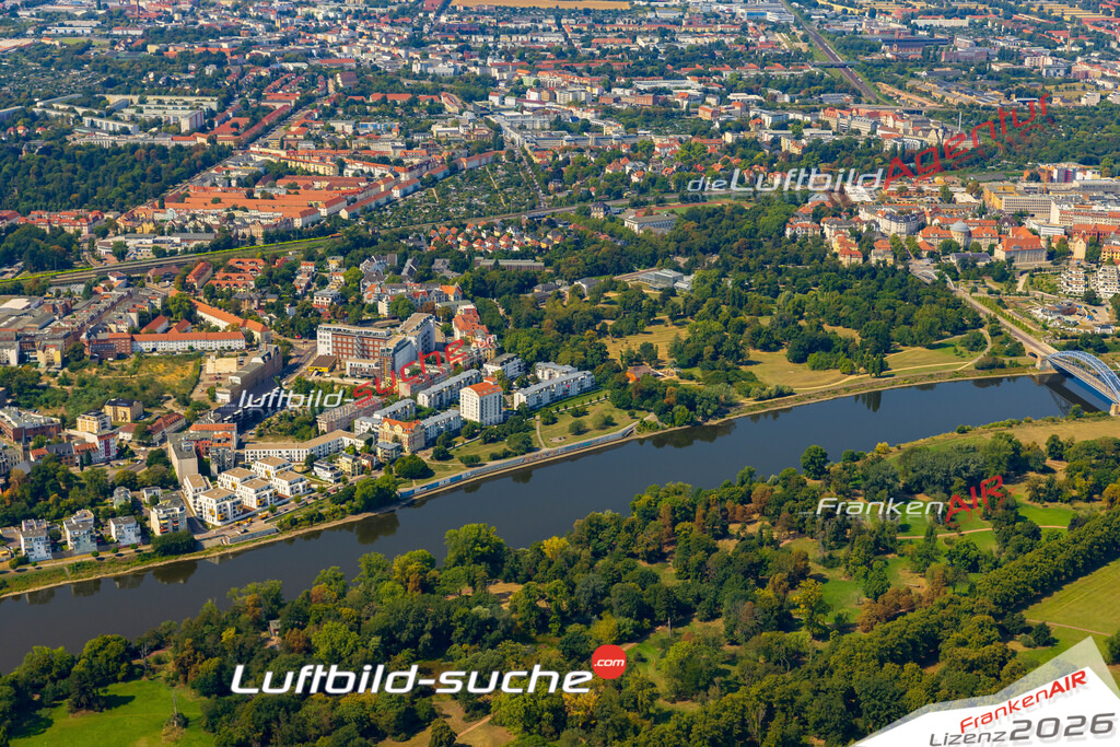 Schrägluftbild  Klosterbergegarten  Magdeburg - Das Luftbild wurde 2025 vom UL-Flugzeug heraus erstellt (ohne Drohne- keine Drohnenaufnahme ) - Hochauflösende Luftaufnahme -Nicht vergleichbar mit Google Maps oder Satelittenbilder- Die Geschenkidee !Mit Lizenz und Bildrechte bestellbar