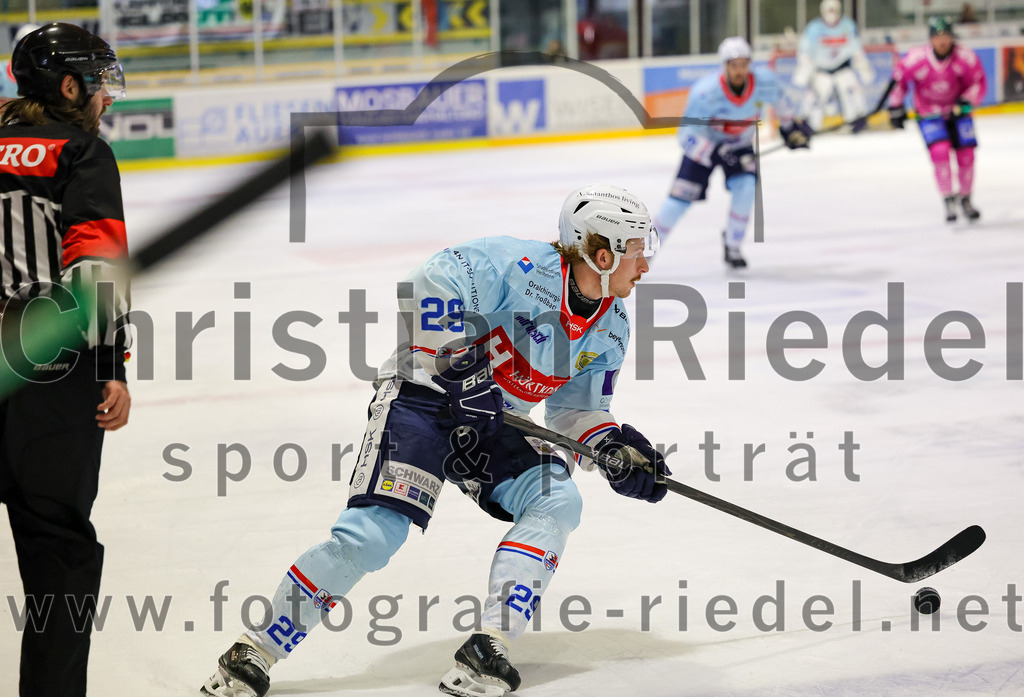 2025-10-05_063_TSV_Erding_gegen_Heilbronner_Falken | Erding, Deutschland, 05.10.2025:Eishockey, Oberliga Süd 2025 / 2026, 6. Spieltag, TSV Erding gegen Heilbronner Falken, Endergebnis: 3:1Calder Anderson (Heilbronner Falken, #29)Foto: Christian Riedel / fotografie-riedel.net