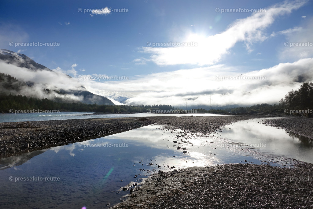 welltvi-Lechfluss-bei-Johannesbruecke-09052019-DSD00868 | Info aus dem Bezirk Reutte/Ausserfern Tirol sowie eine umfangreiche Bilddatenbank über die gesamte Region: Lechtal, Talkessel Reutte, Tannheimertal, Zwischentoren. Lech, Plansee, Zugspitze, Grenztunnel, B179, Fernpassstraße, Verkehr, Lawinen, Tradition, - Realisiert mit Pictrs.com