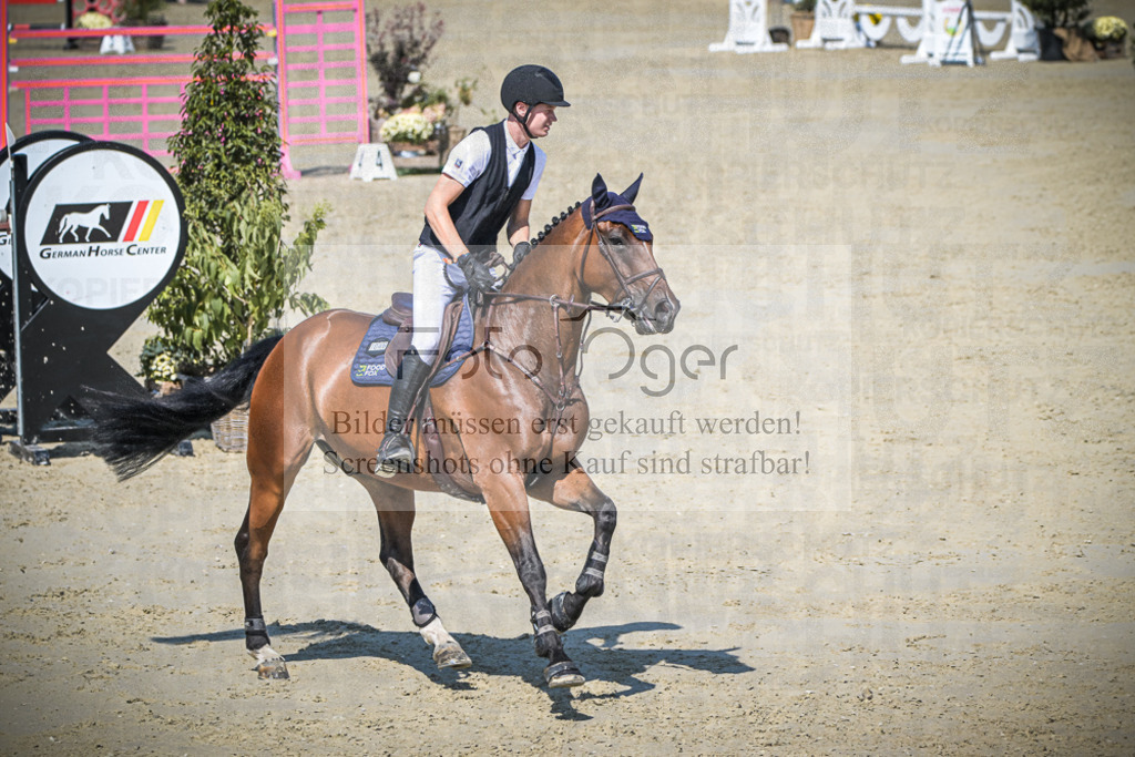 DOS_1348 | Entdecke hochwertige Reitturnierfotos von Foto Oger. Professionell, emotional und authentisch – jetzt Lieblingsmomente im Shop bestellen.Deutschlandweite Turnierfotografie. - Realisiert mit Pictrs.com