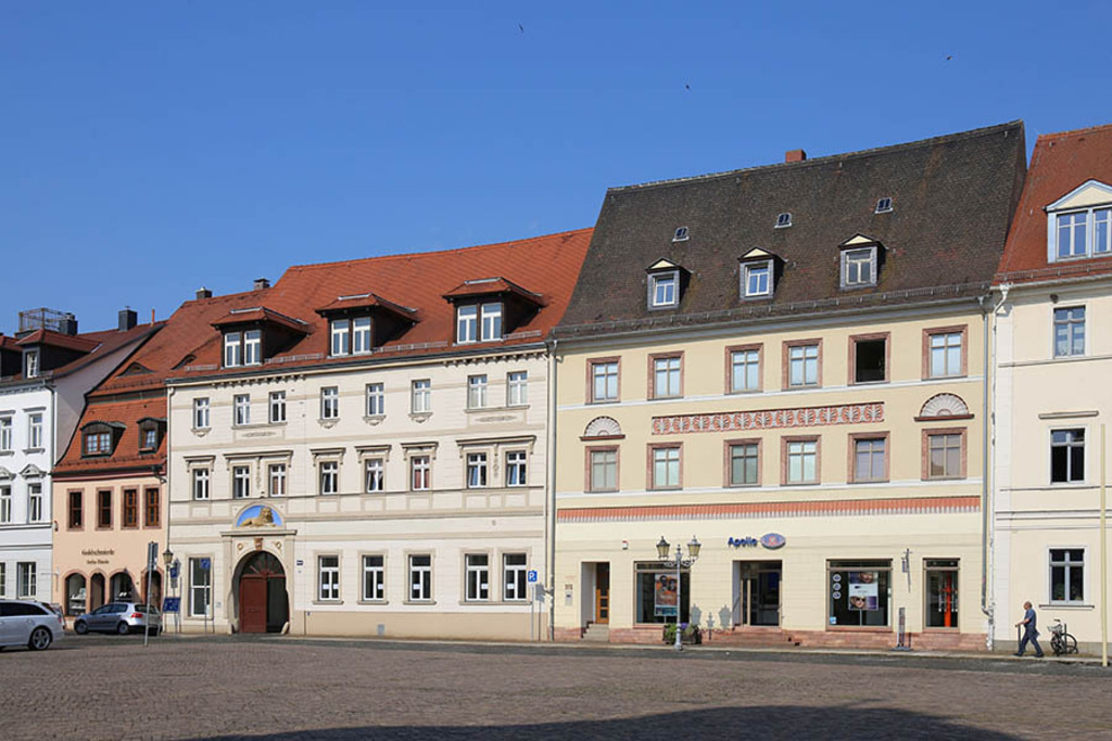 Grimma - Markt - ehemaliges Hotel "Goldener Löwe" | Entdecke über 20 Kategorien Leipzig-Motive: Foto-Downloads, hochwertige Poster, Leinwand- & Fine-Art-Prints. Jetzt Lieblingsfoto im Bildlexikon Leipzig Shop bestellen!