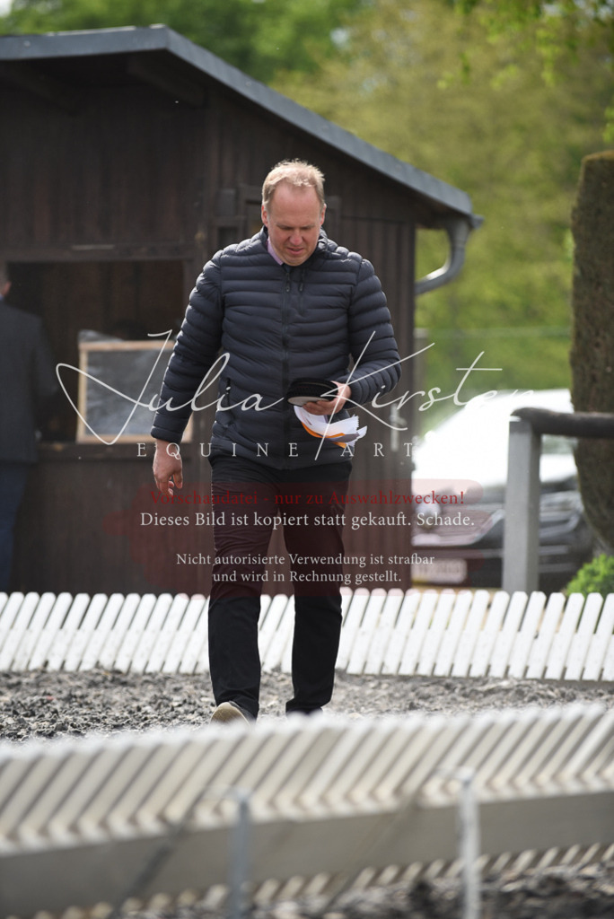 20230513_JK-Röhrsdorf-16-367 | Pferde- und Turnierfotografie in Westsachsen. Pferdeportraits, Auftragszeichnungen und intuitive Kunst.