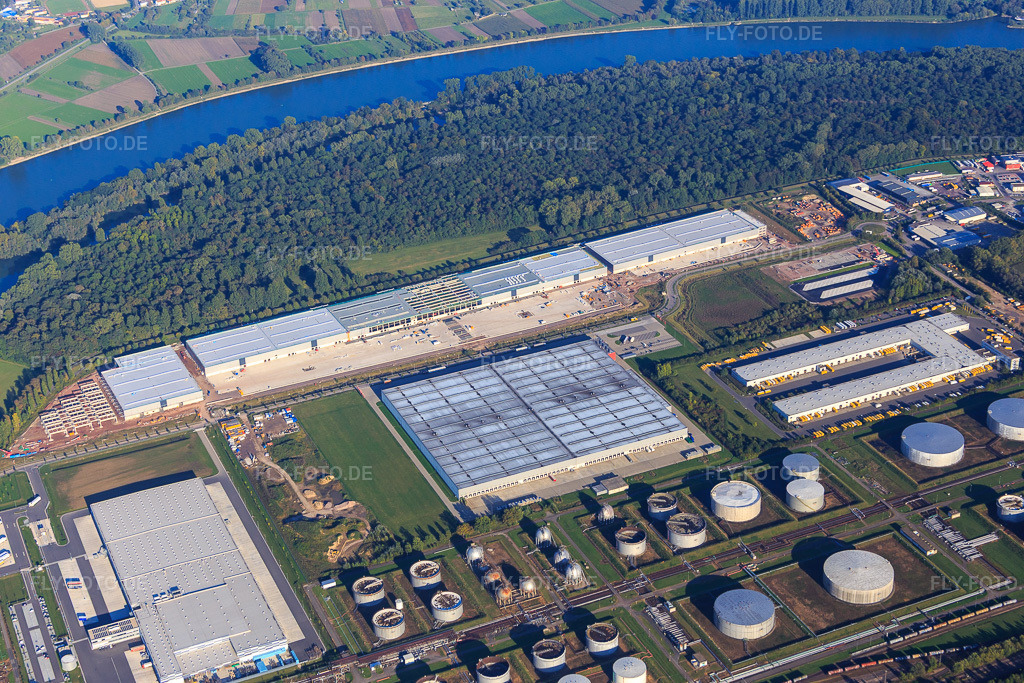 Luftbild: Syncreon Deutschland GmbH - Niederlassung Speyer und Interpneu Handelsgesellschaft mbH - Reifen Logistikzentrum in Speyer im Bundesland Rheinland-Pfalz in Deutschland. – Foto: IMG_072907.jpg vom 23.09.2014 durch Werner Riehm/FLY-FOTO.de – Auflösung des Originals: 5472 x 3648 px – End-to-End Supply Chain Solutions & Services DP World – Reifengroßhandel, Felgengroßhandel | PKW, NFZ | Interpneu