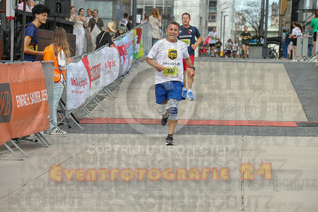 250920_1325_EX1_4469 | Sportfotografie im Rhein-Sieg Kreis, Köln, Bonn, NRW, Rheinland Pfalz, Hessen, etc. Unser Tätigkeitsfeld umfasst den Laufsport vom Volkslauf über den Marathon, Duathlon, Triathon bis zum Ultralauf wie Kölnpfad Ultra oder Schindertrail.