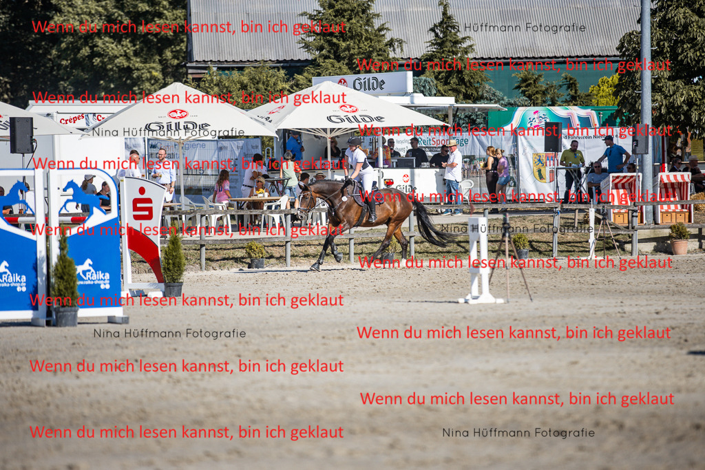 BK1A8108 | Turnierbilder Turnierfotos Nina Hüffmann Turnierfotografie Pferdefotografie Tierzeichnung Haustierzeichnung Pferdezeichnung Hundezeichnung Videograf  - Realisiert mit Pictrs.com