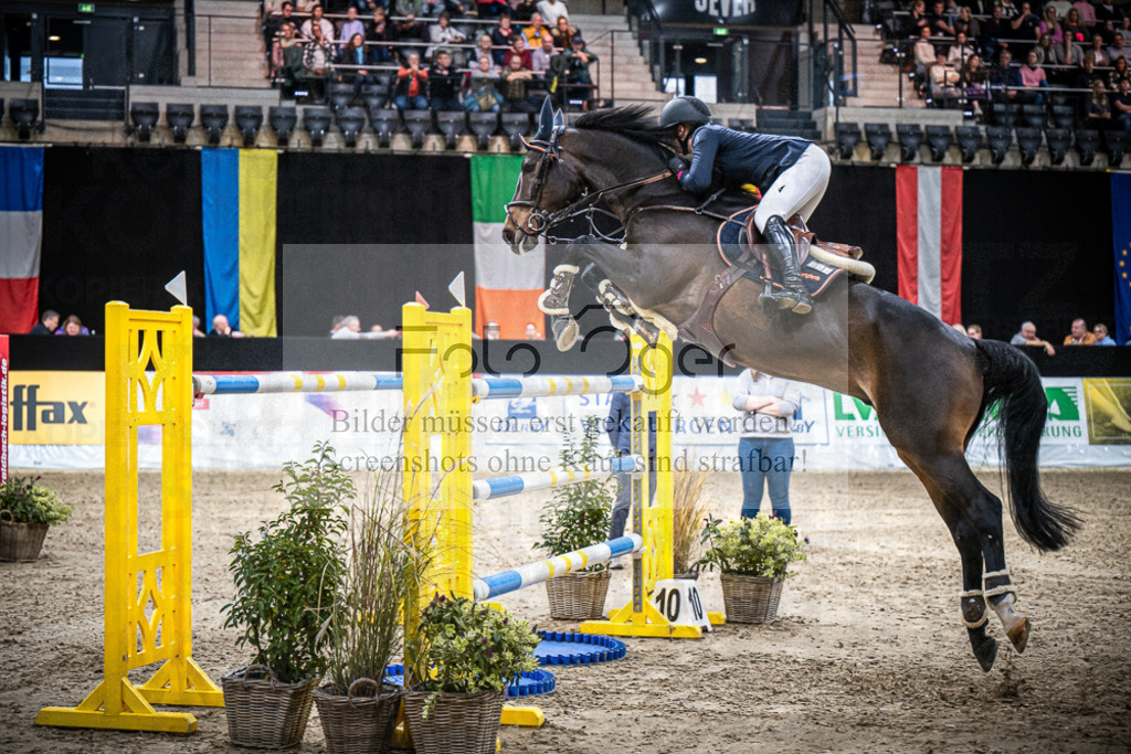DOS_2198 | Entdecke hochwertige Reitturnierfotos von Foto Oger. Professionell, emotional und authentisch – jetzt Lieblingsmomente im Shop bestellen.Deutschlandweite Turnierfotografie. - Realisiert mit Pictrs.com
