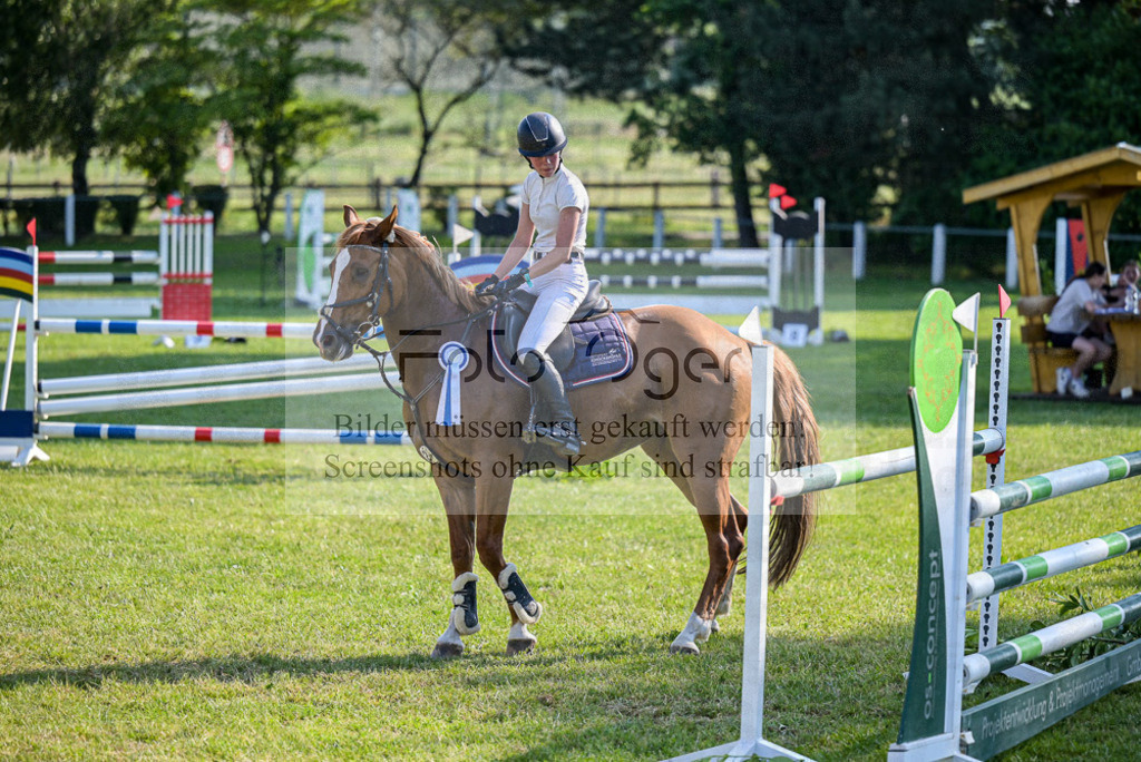 Reitturnier Voxtrup | Entdecke hochwertige Reitturnierfotos von Foto Oger. Professionell, emotional und authentisch – jetzt Lieblingsmomente im Shop bestellen.Deutschlandweite Turnierfotografie. - Realisiert mit Pictrs.com