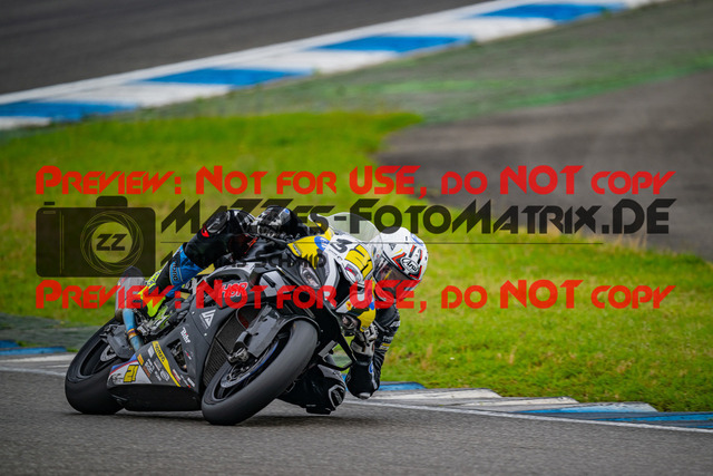 MaZZes_FotoMatrix_240701_6007705_5998 | WEISS