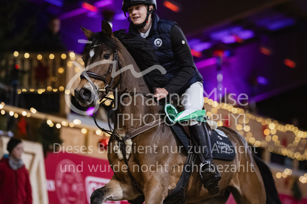231118_PonyTrophy-307 | Deine schönsten Turniermomente als professionelle Fotos! Entdecke hochwertige Pferdesport-Fotografie im Online-Shop. Jetzt Fotos finden & bestellen!